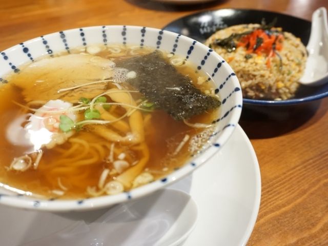 麺飯酒家 万来　ラーメン